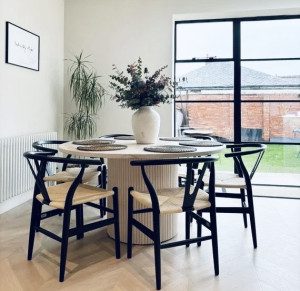 Comedor Antonieta White and Black